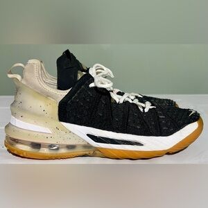 Boys Black/White/Gum Nike Lebron XVIII (18) Low Basketball Shoes Size 5